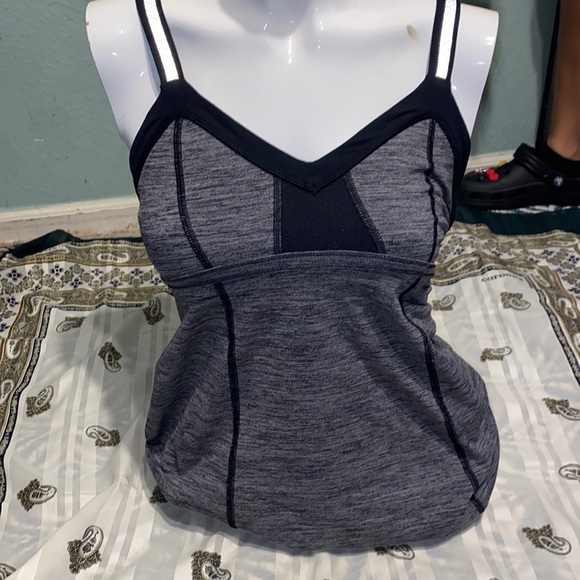 Lululemon - Picture 1 of 9